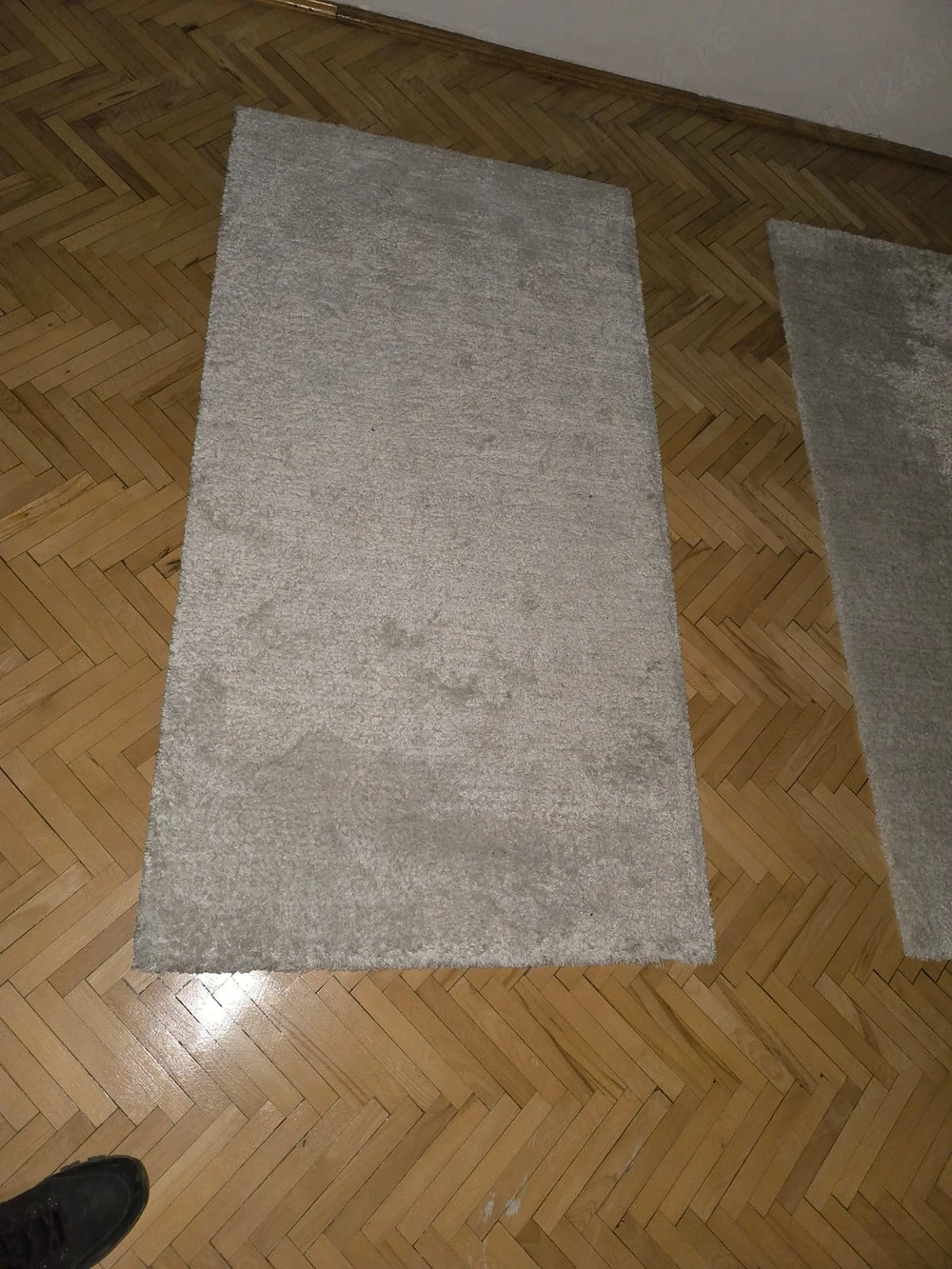 Covor dormitor culoare bej