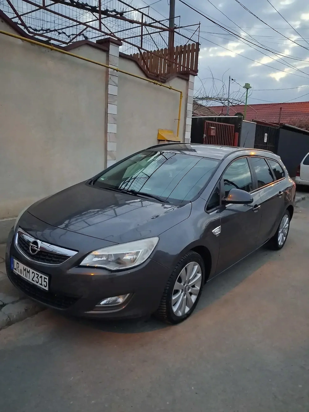 Opel astra j 2011