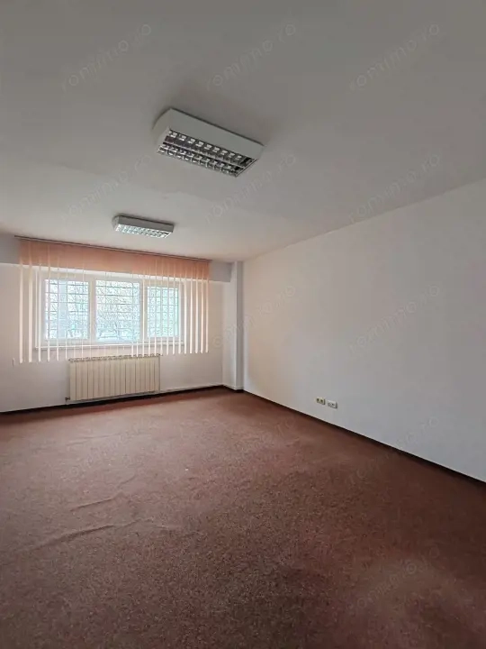 Apartament 3 camere | 75 mp | Zona Central – Vad comercial excelent