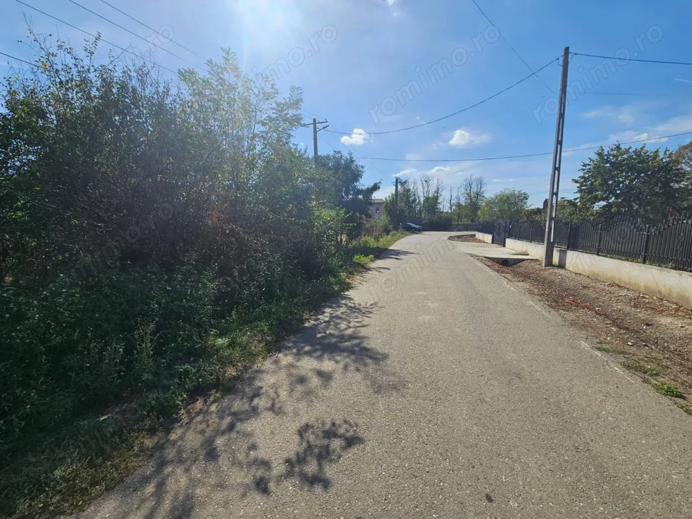 Teren intravilan Bradu, 1700 mp, toate utilitatile disponibile