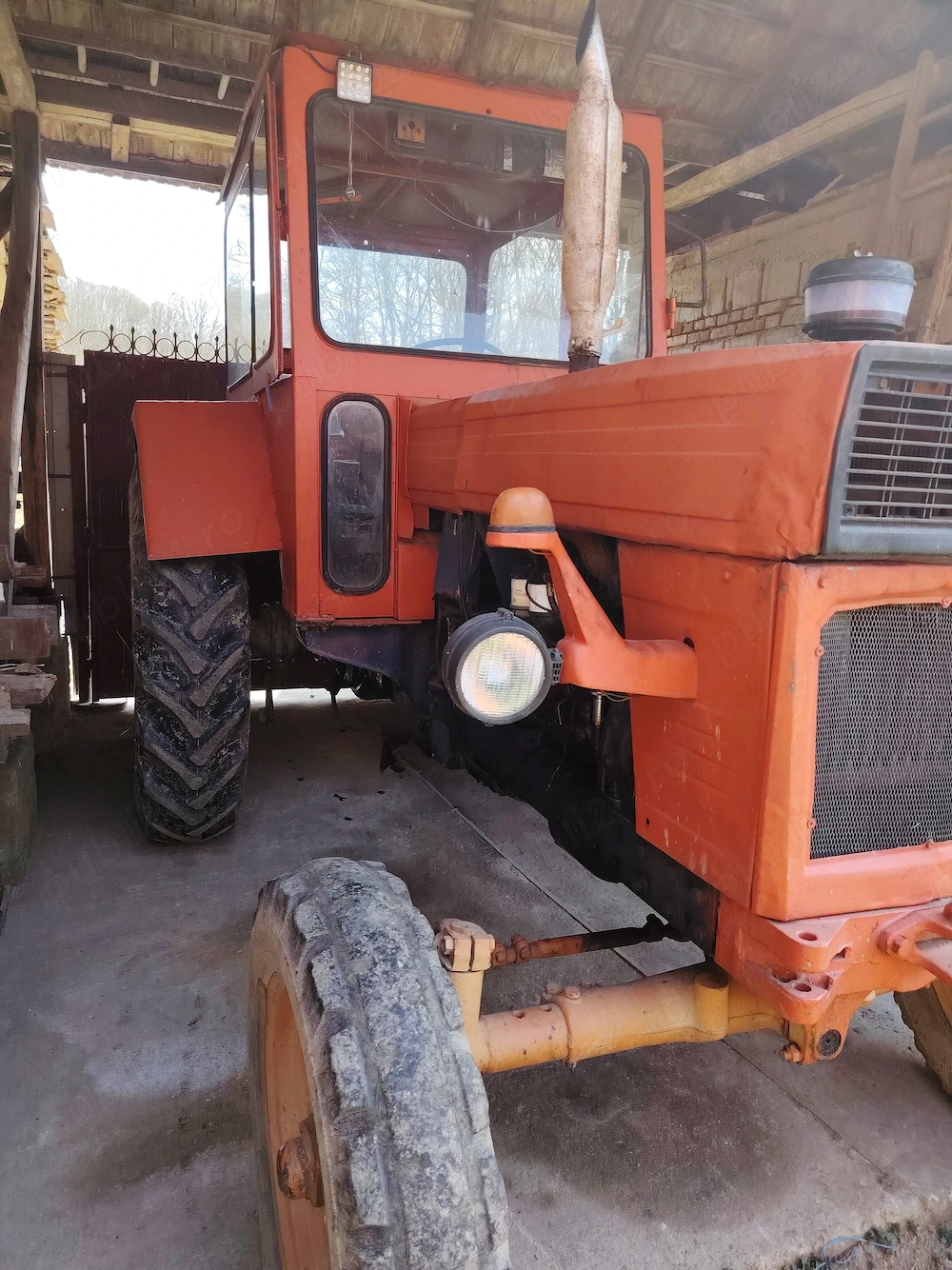 Vând tractor U650 în stare bună! 