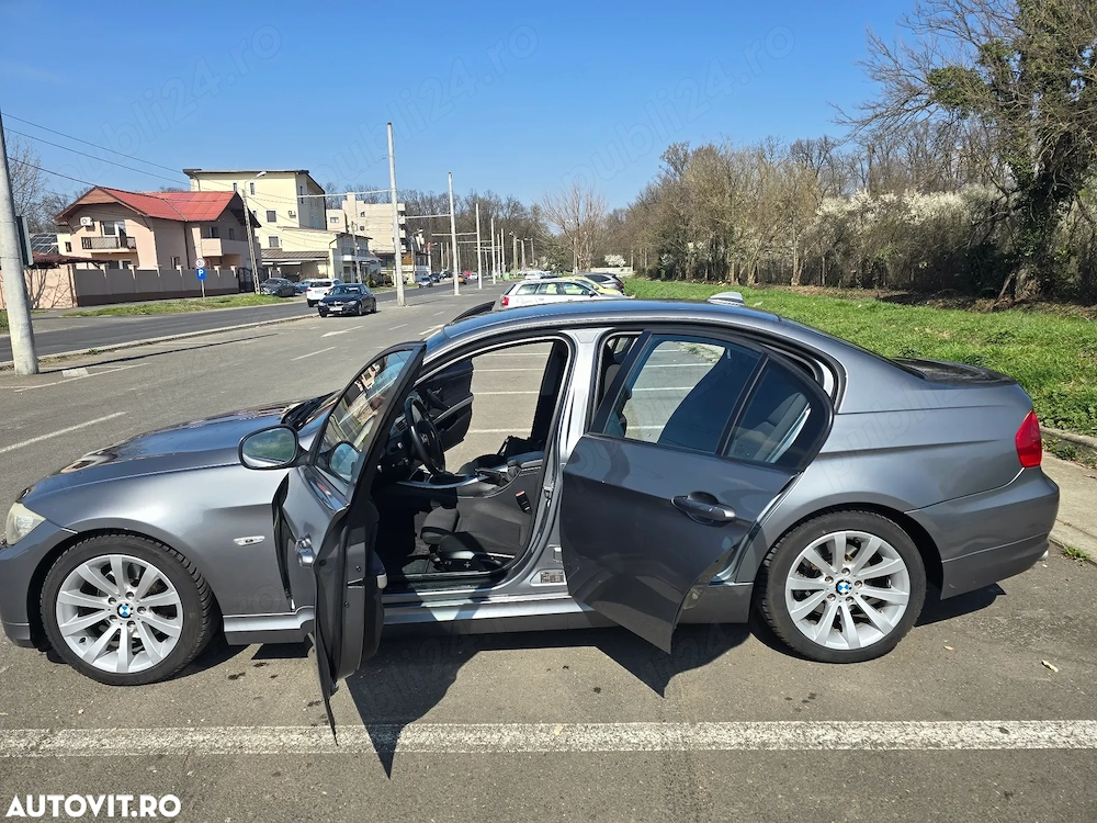 Vând mașină   Întreținută impecabil, stare tehnică excelentă!