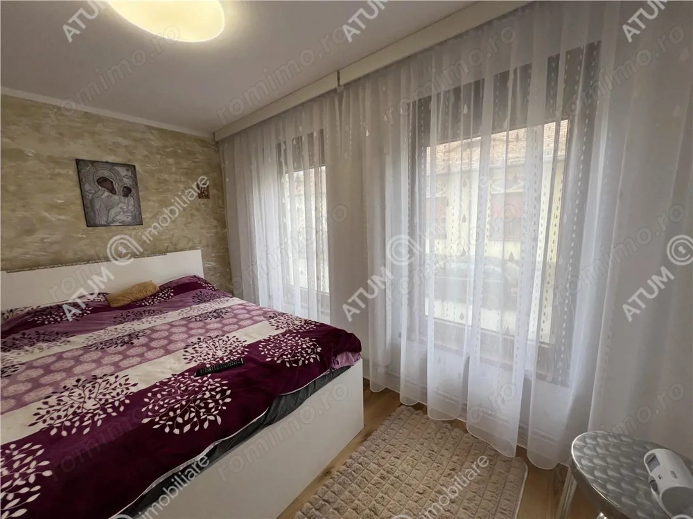 Casa individuala renovata cu 4 camere si teren 209 mp zona Terezian