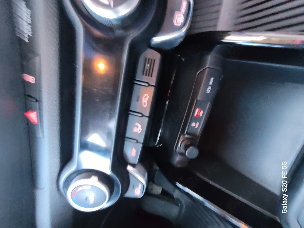 Vand Kia Stonic, an fabricatie 2020, motor 1,0 l, 120 cp, aspect si stare foarte buna