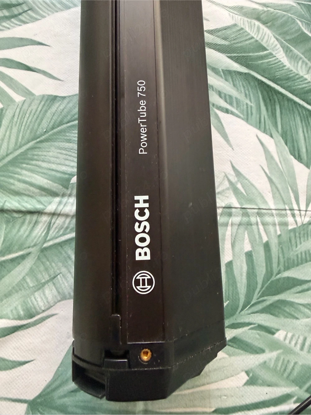 Vând baterie Bosch PowerTube 750Wh, +incarcator original