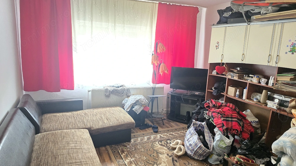 Vand apartament cu o camera decomandat in Deva, Eminescu (Micro 15), parter inalt, scurgere separata