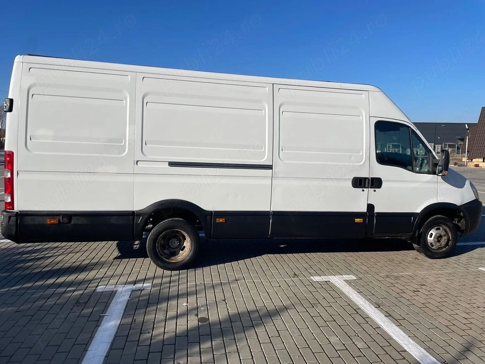 Pachet  Audi A4 B8 + Iveco Daily Maxi Schimb 8+1 sau Cash)