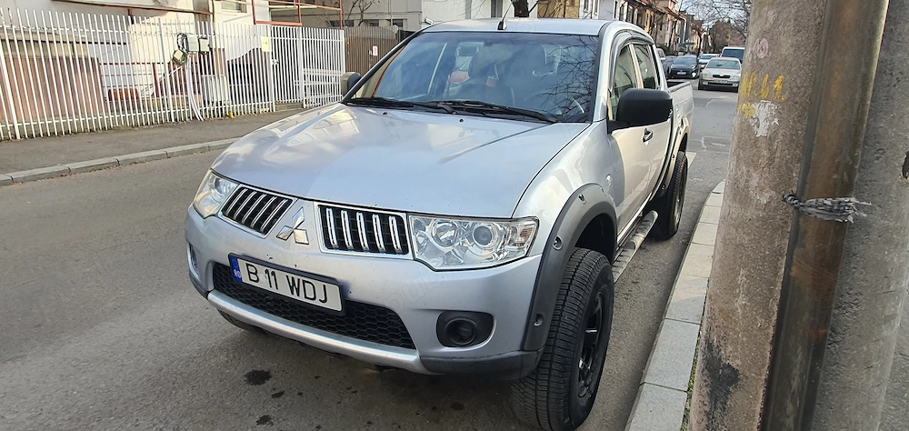 Mitsubishi L200 bena lunga 2010