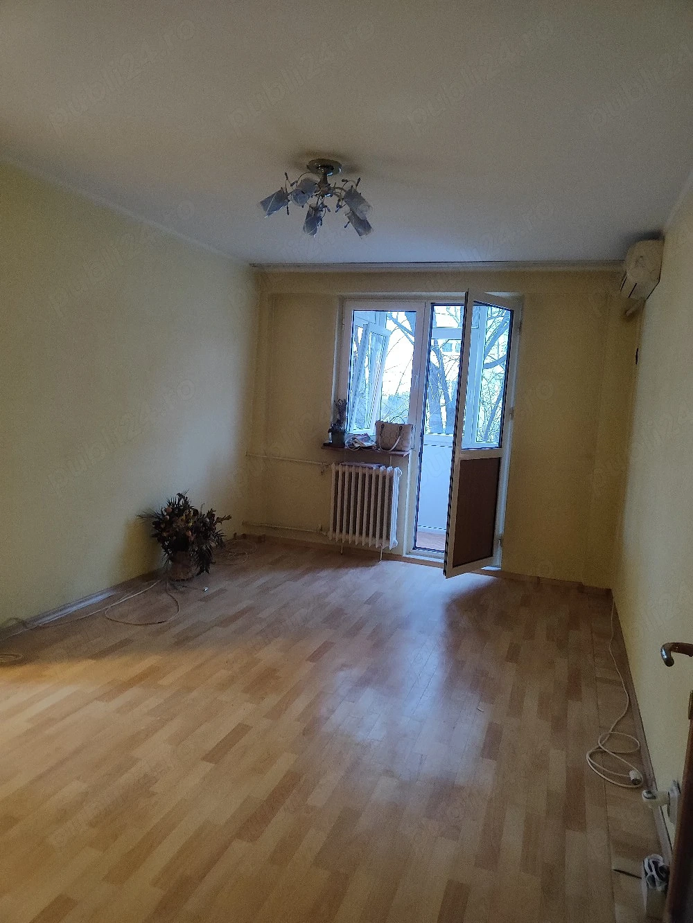 vand apartament 