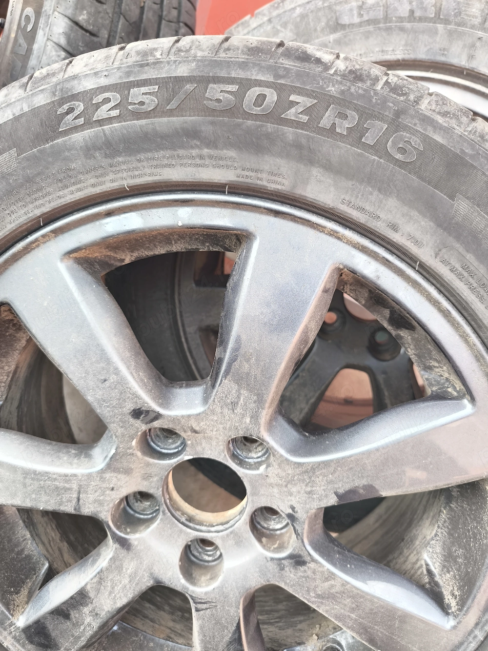 Vand 4 cauciucuri 225/55/R16 vara  100 ron