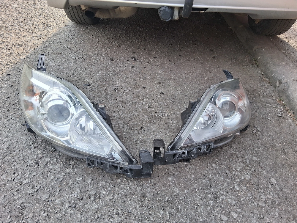 Set faruri Mazda5 cr19 2007