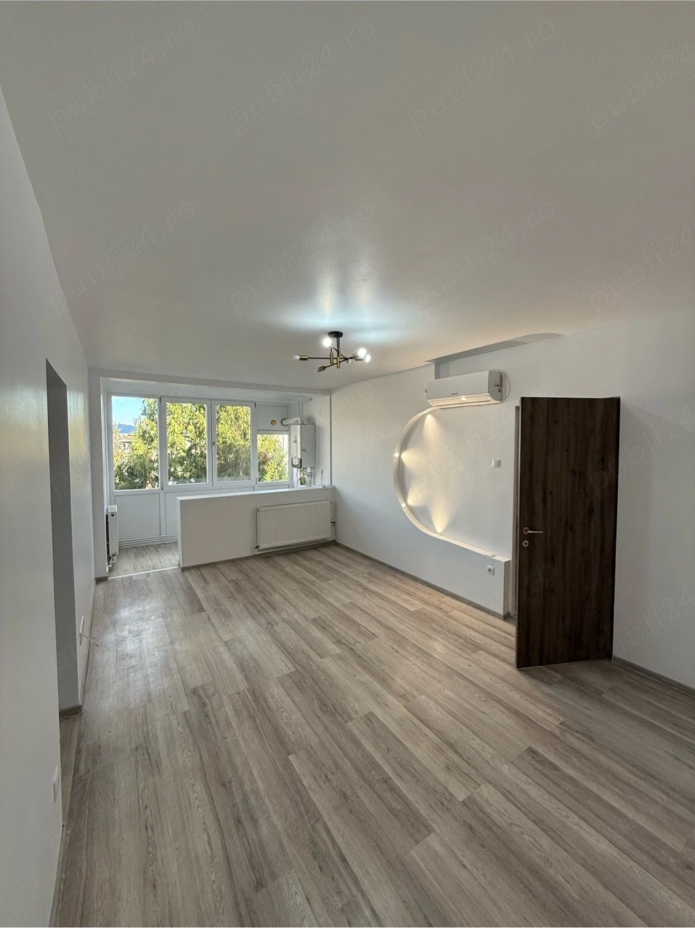 Apartament 3 camere  de vanzare