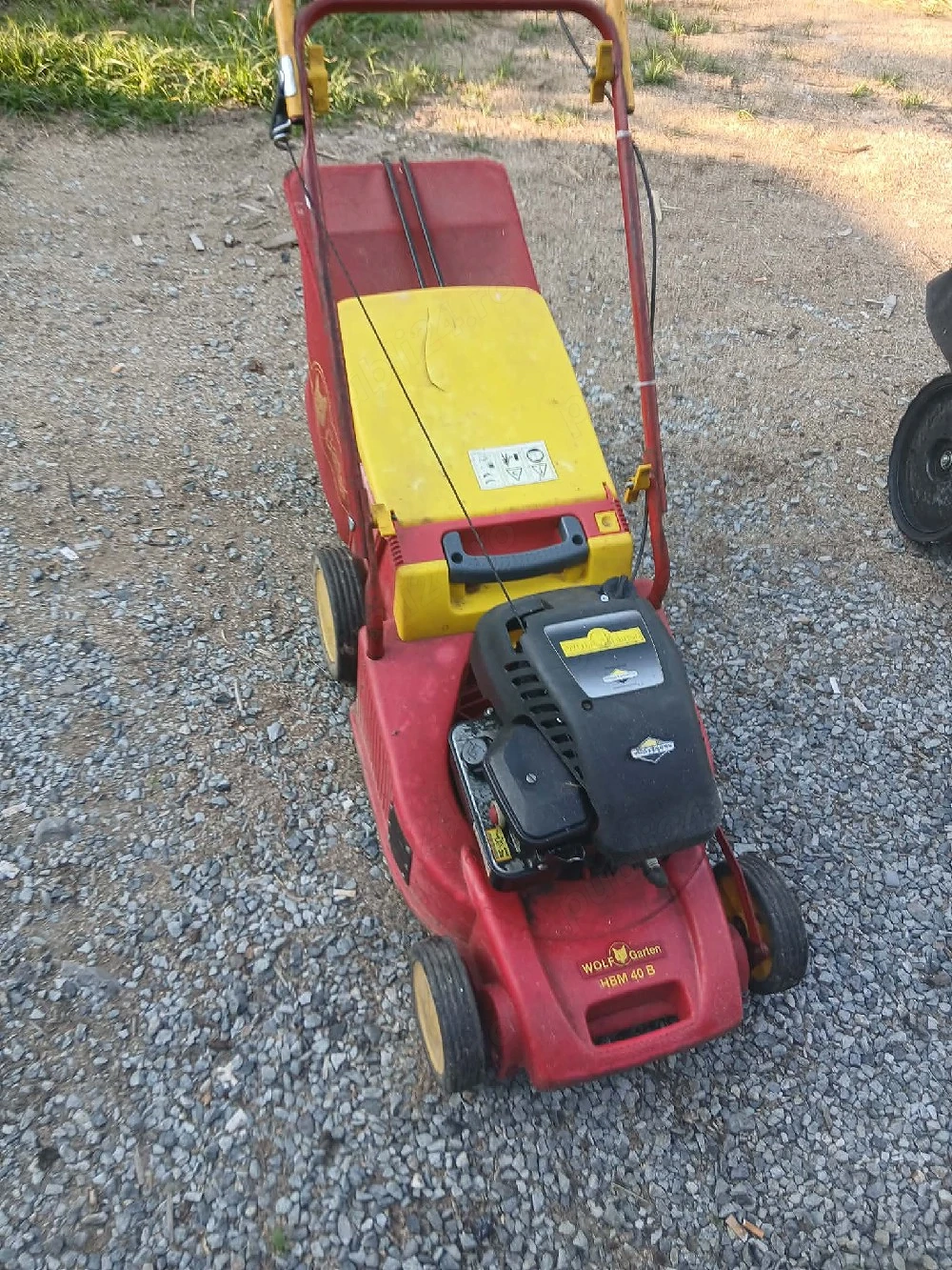 Masini de tuns gazon 