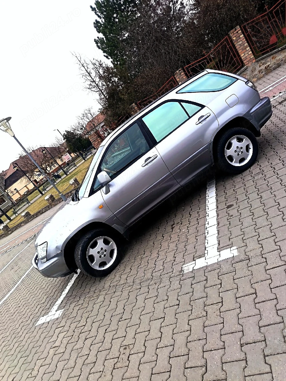 suv  4  4 lexus benzina 