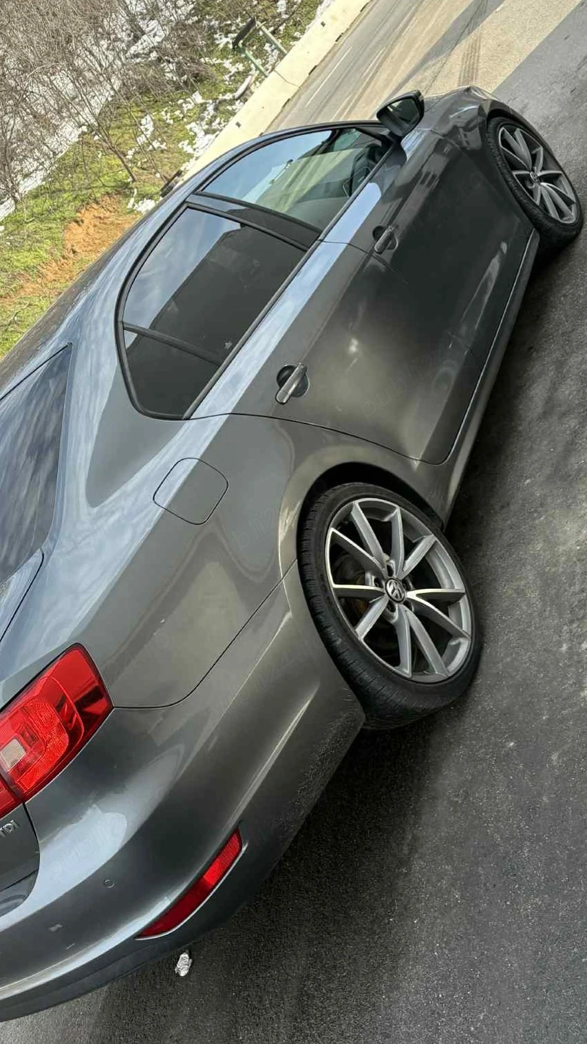 Vând jante originale VW aliaj PRETORIA ,R19 cu anvelope sport in stare bună ,8 J ET 49