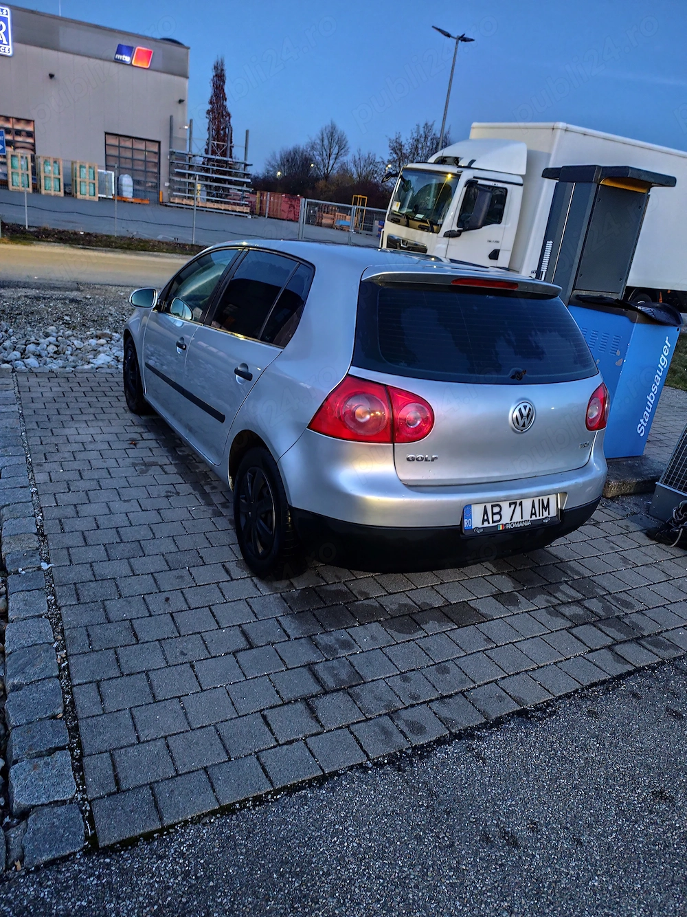 Vând Golf 5 1.9 TDI