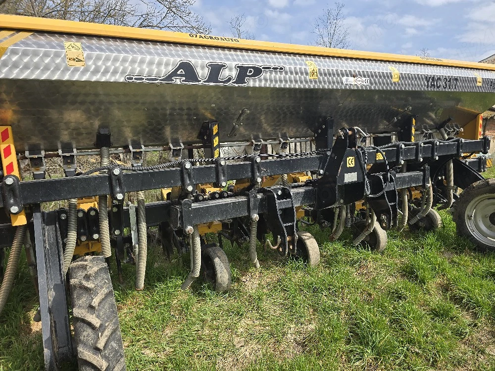Prasitoare ALP 7 sectii cu fertilizare   cultivator 6 randuri