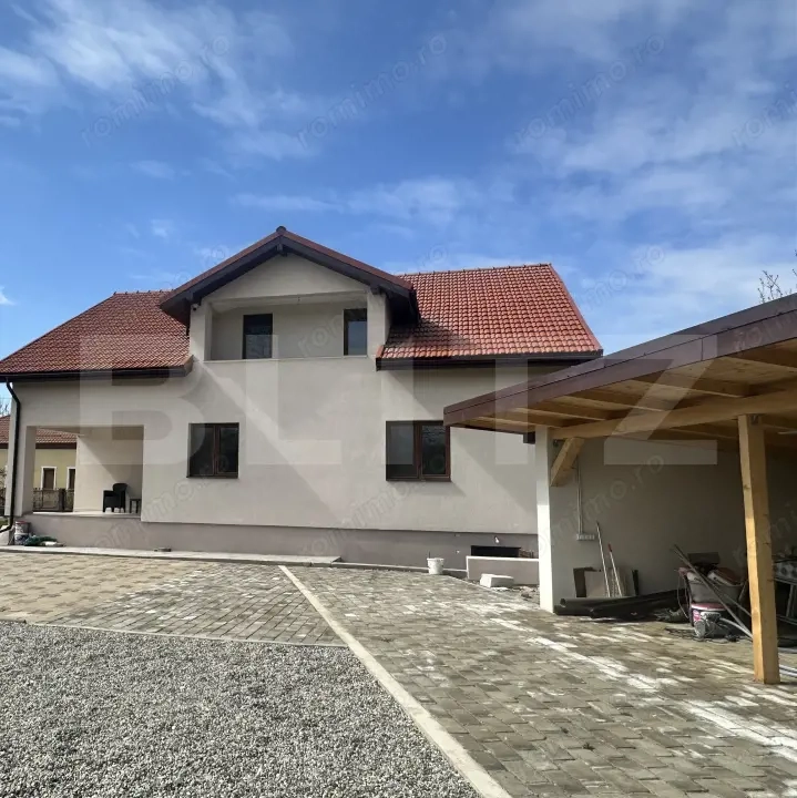 Casă premium P+M, 300 mp utili, teren 3200 mp, complet renovată 2025.