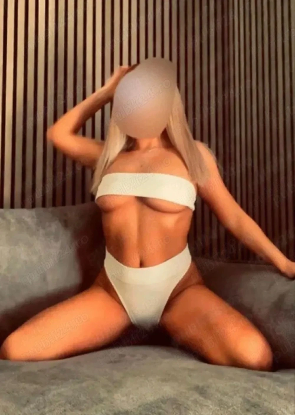 Blonda micuța 18 ani