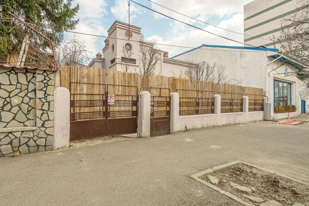 Piata Muncii - Decebal, casa 87 mp totali, 179 mp curte libera,