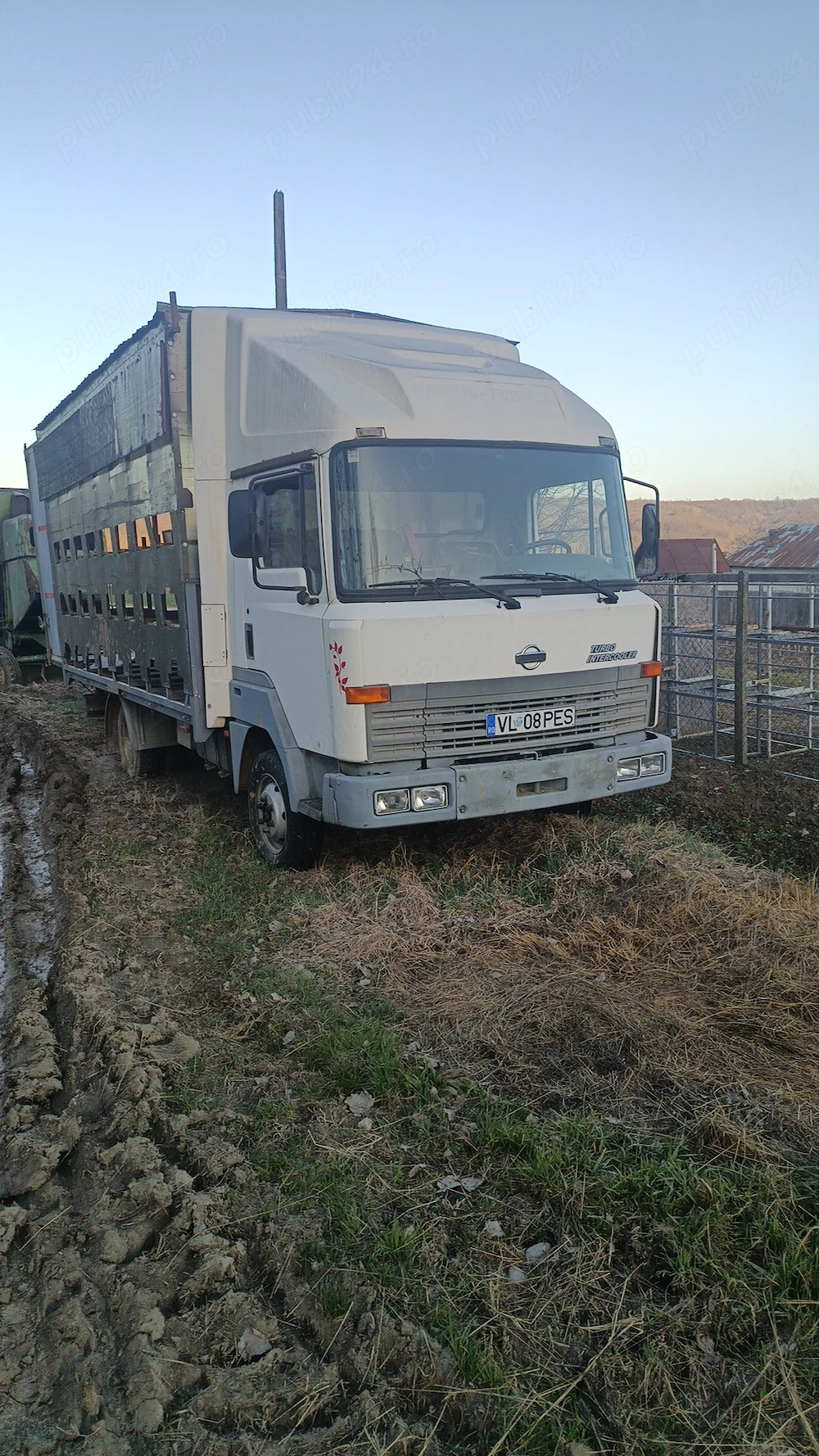 Vând Nissan Apicol 3,5 tone