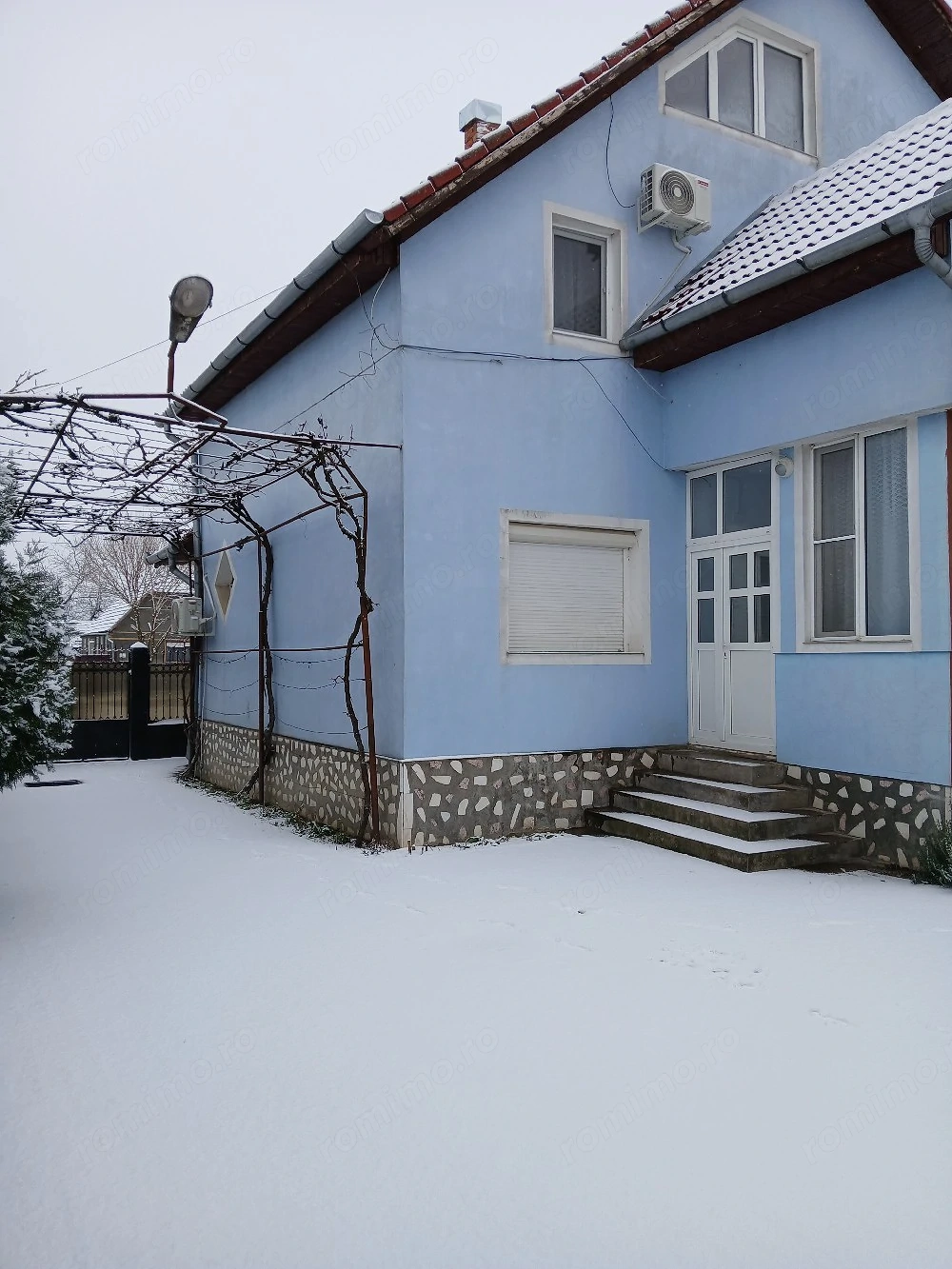 Casă de vânzare P+M, Ineu, județul Arad 