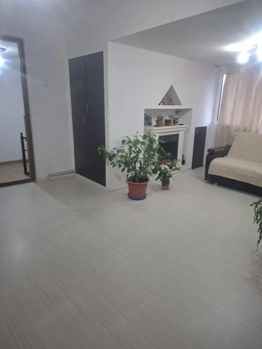 VANZARE 1/2 COTA PARTE CASA P+1