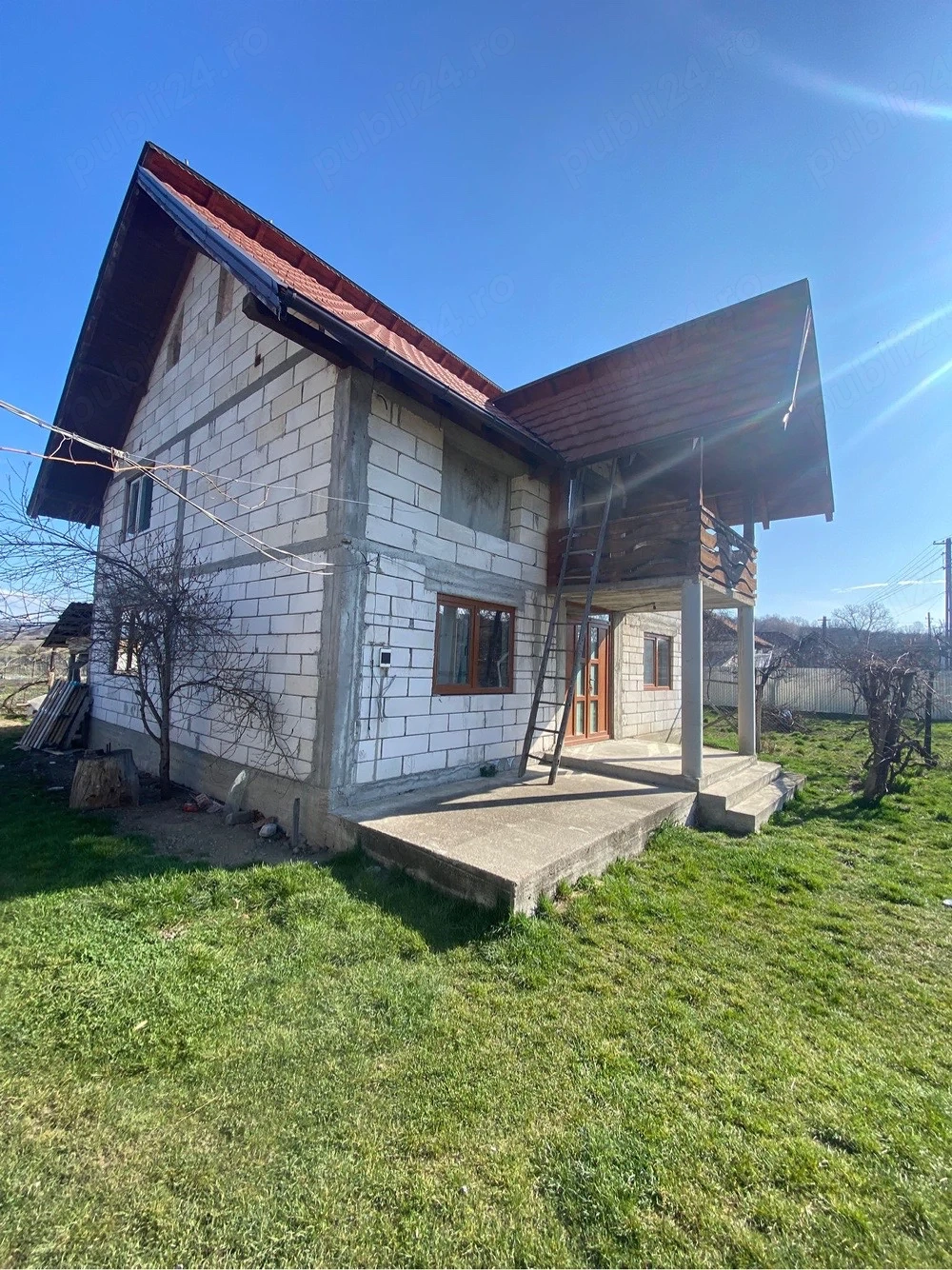 Casa si teren de vanzare