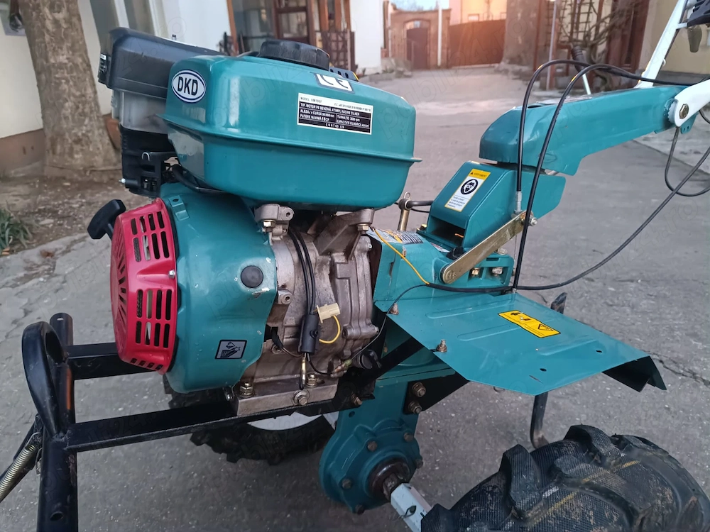 Vand motocultor DKD 16 CP