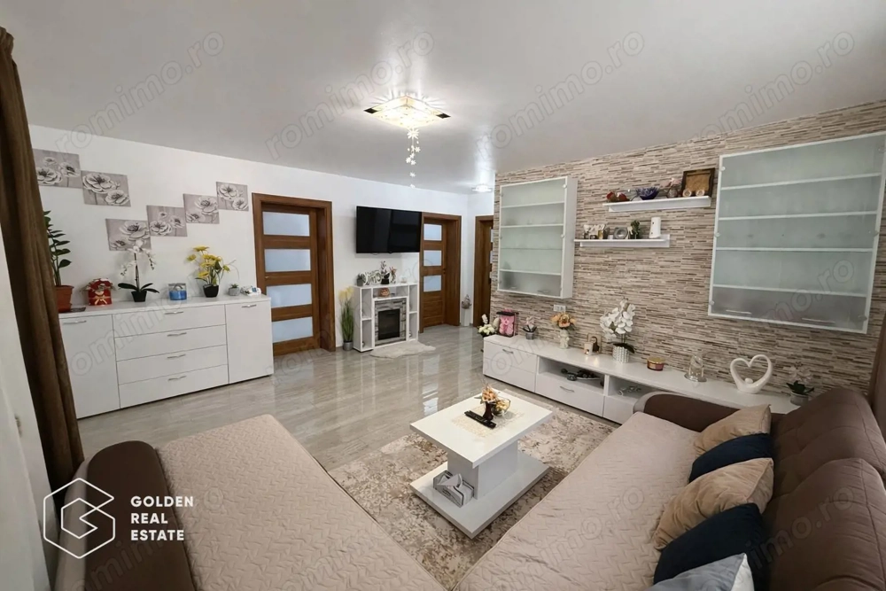 Vila la cheie, 3 camere Mandruloc, 1055mp teren, garaj, la 13 km de Arad