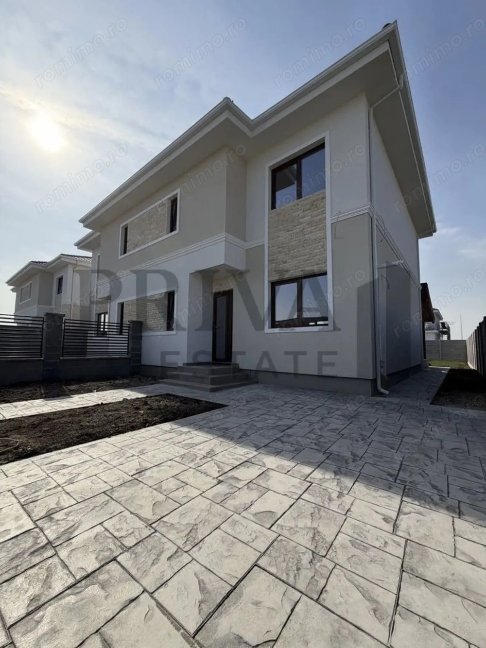 Duplex modern 4 camere, 2 bai, Mosnita Noua