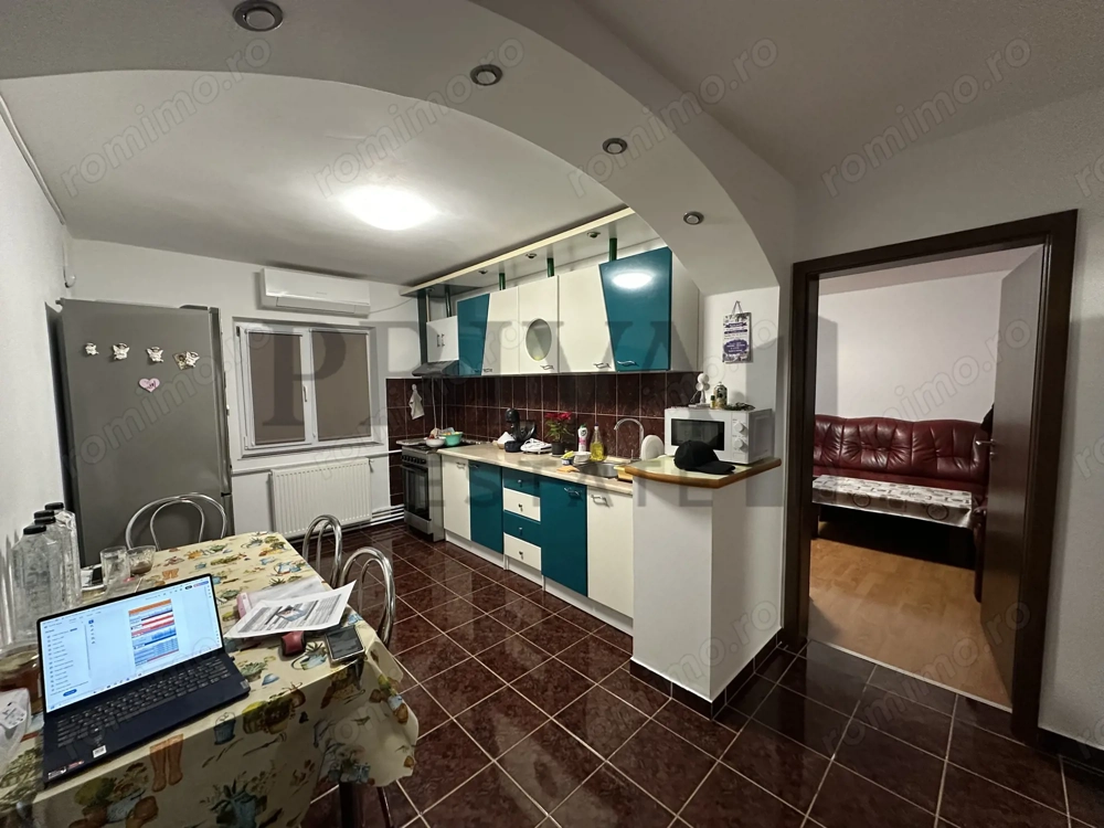 Apartament 3 camere decomandat zona Girocului