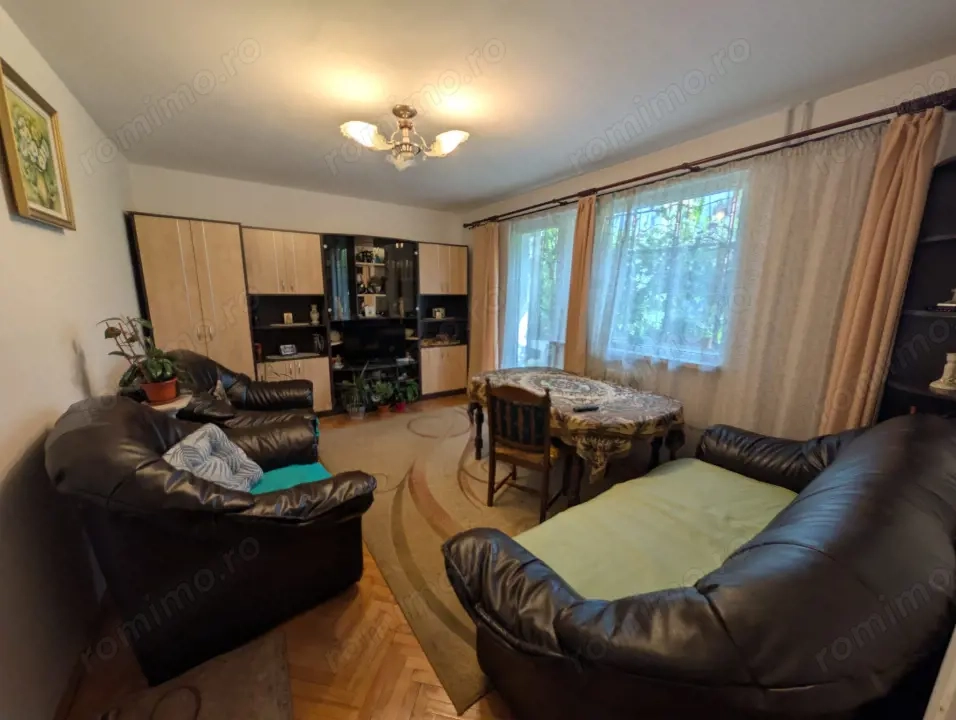 Apartament 4 camere la etajul 1, cartier Manastur