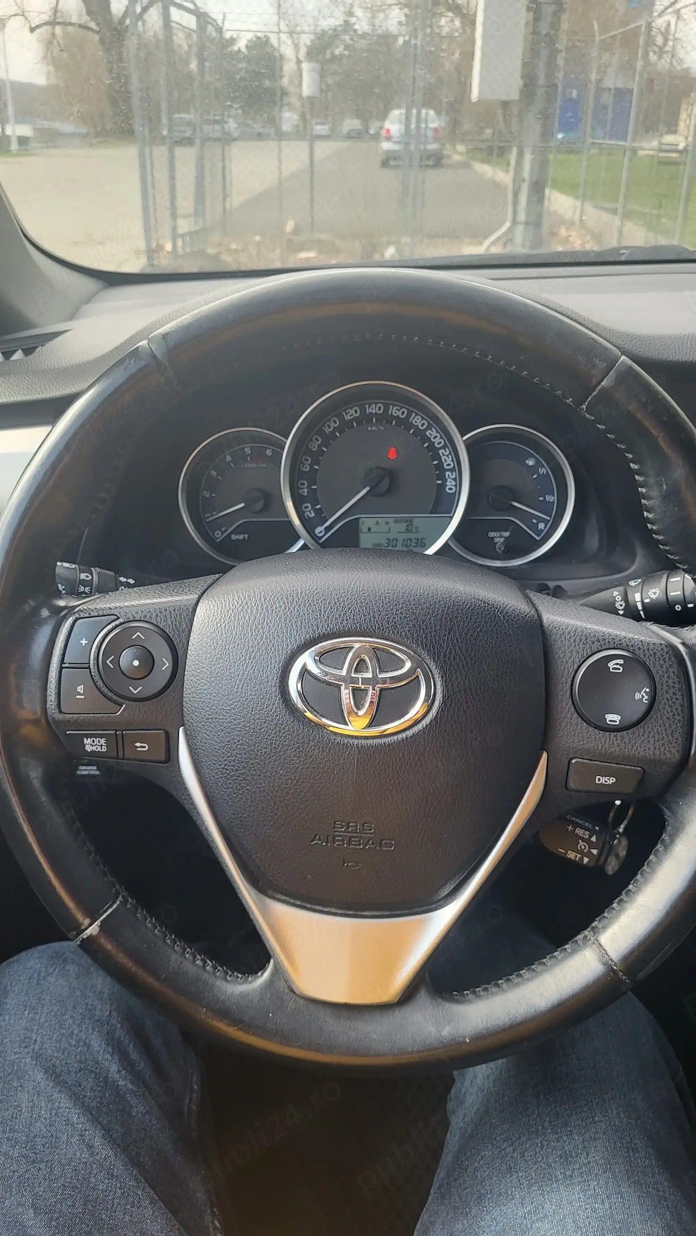 Toyota Auris 1.4 Diesel Manuala 6 trepte ( D4D ) Pret  5500  .  