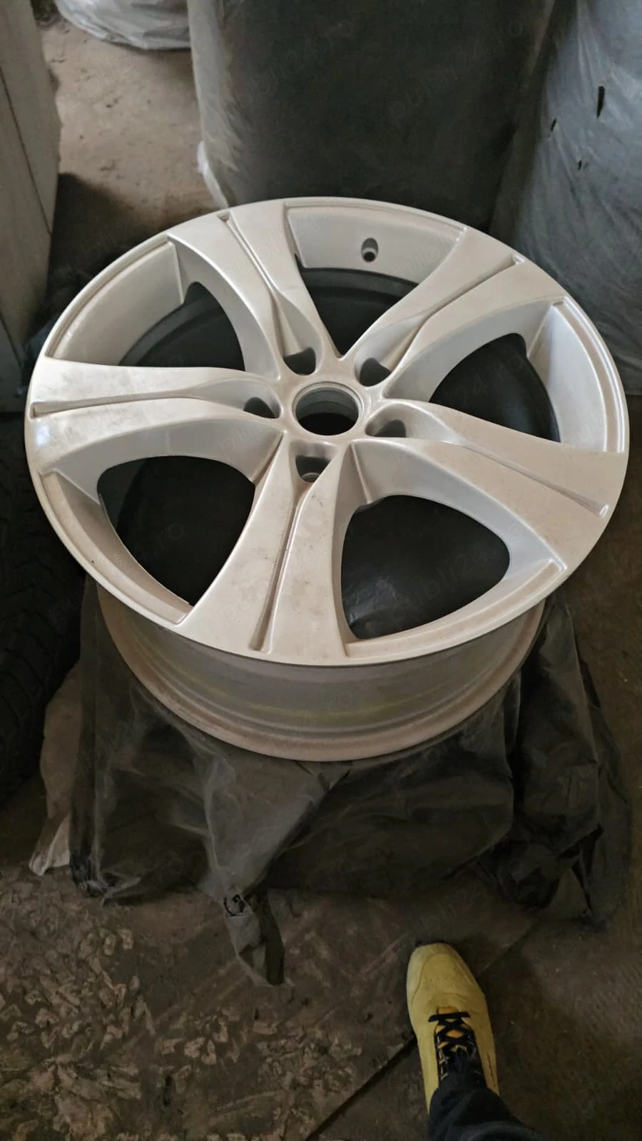 4 cauciucuri de iarna GOODyear M+S , Dot 10/19 + jante aliaj pentru SUV BMW X5