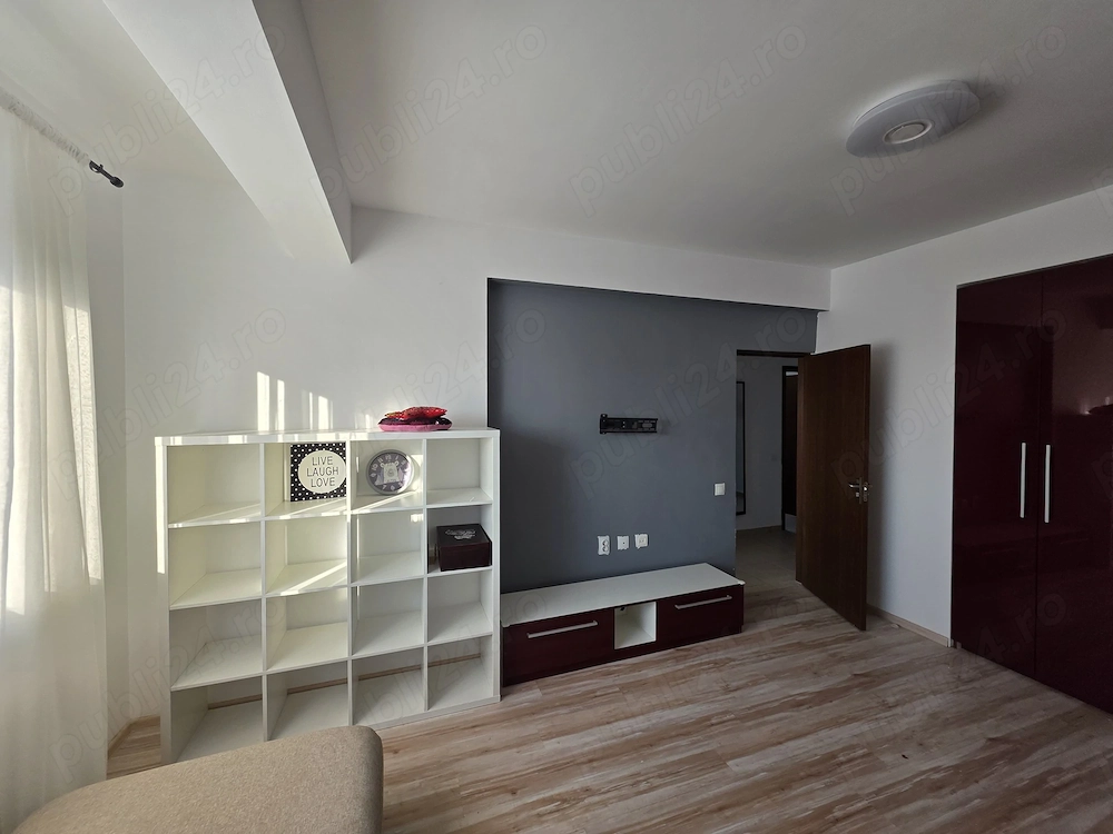 Inchiriere apartament 3 camete si loc de parcare
