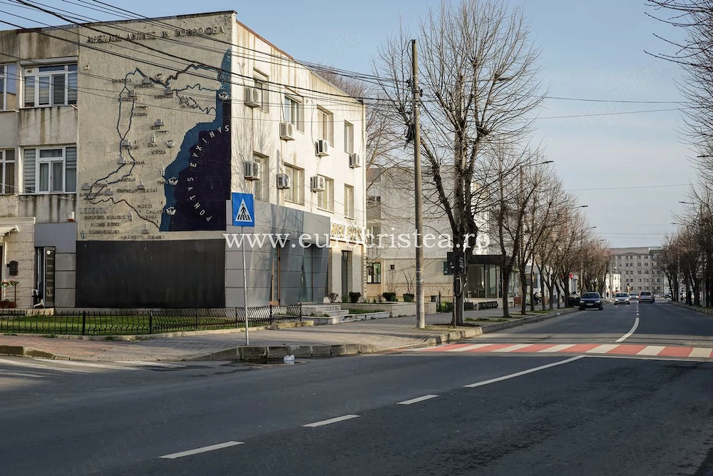 Apartament cu 4 camere de vânzare în Centru Vechi, Mangalia - 300m de plajă