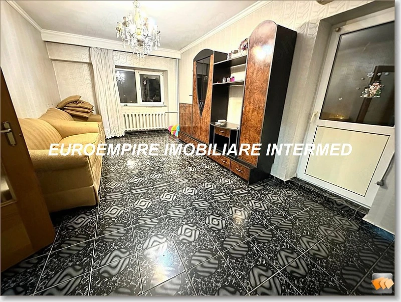 Apartament cu 3 camere ,Zona Stadion 