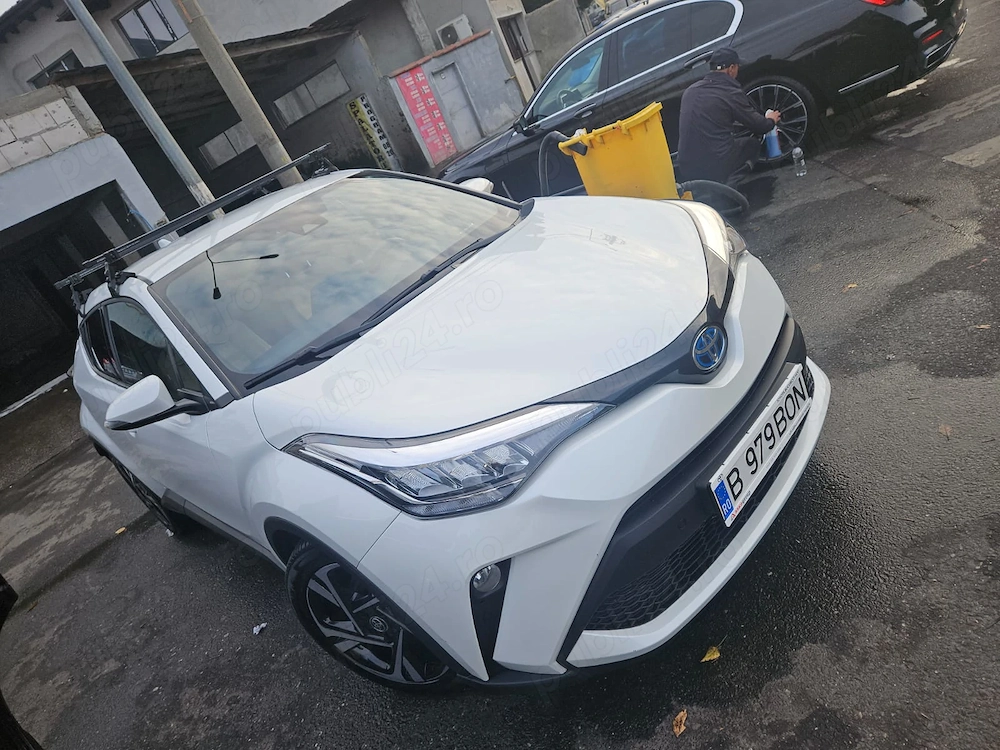 Toyota chr  hibrid 