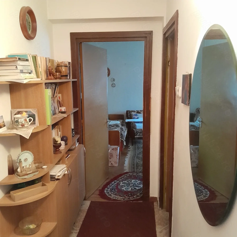 Apartament 2 camere de vanzare, semidecomandat 45 mp utili