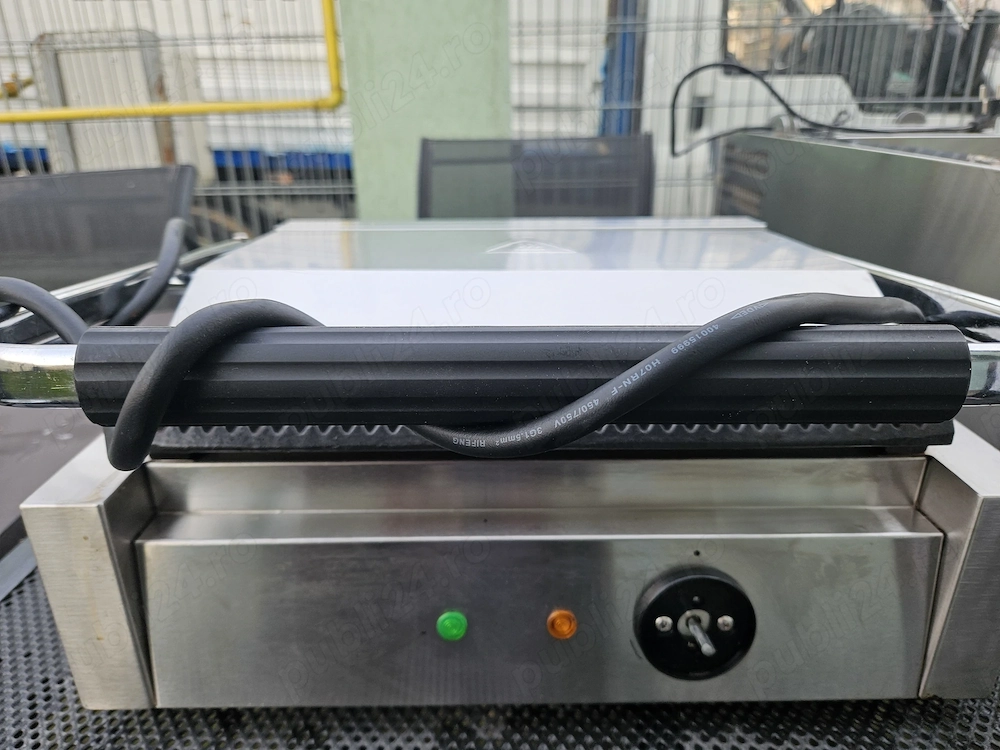 Grill pentru panini,plăci striate 