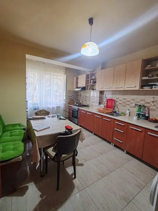 Apartament spațios cu 3 camere, zonă liniștită, acces rapid spre centru - RFN