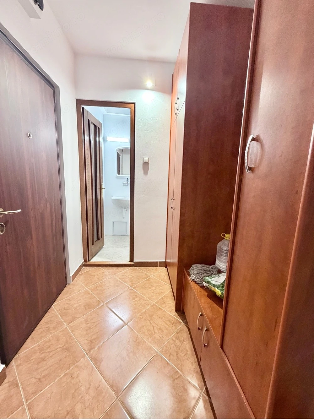 Vand 3 cam Tudor confort 1 [etaj 2]