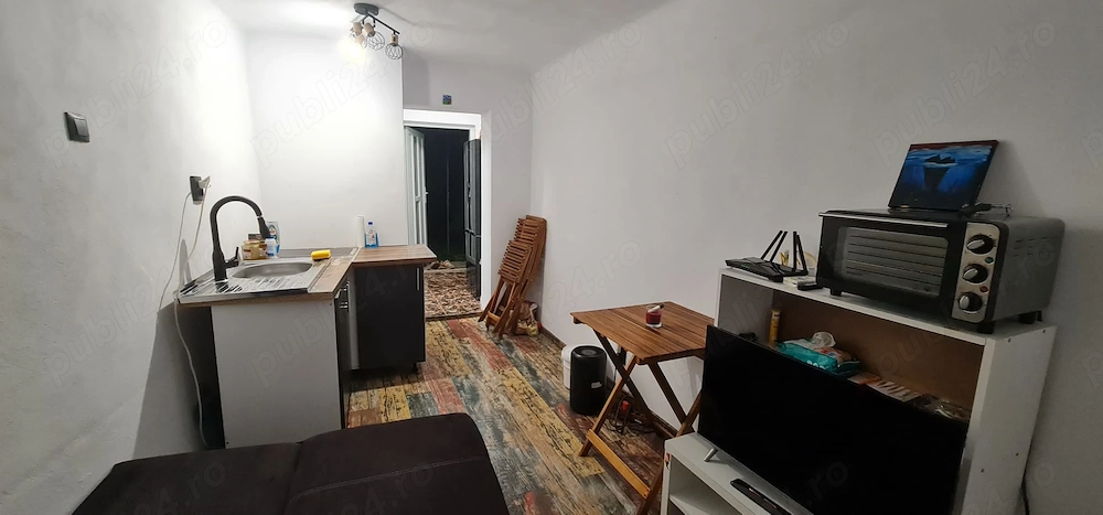 Vând garsonieră la casă, cu grădină, in Hasdeu.