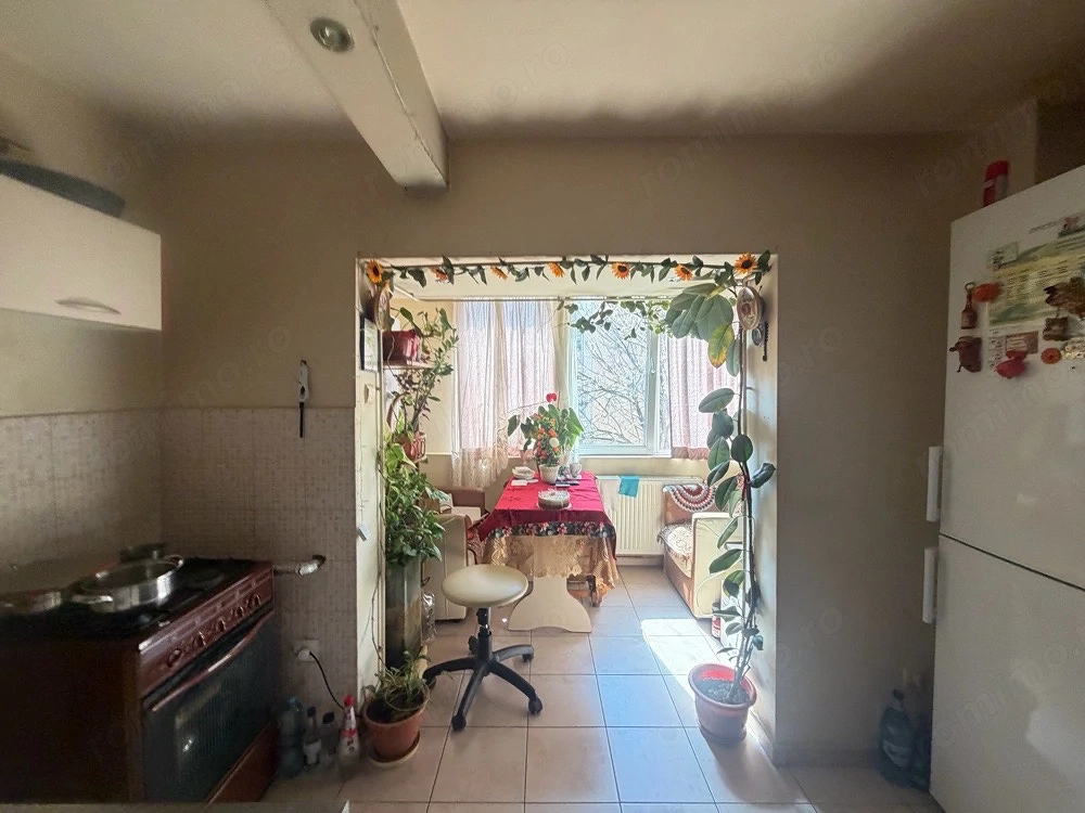 vand apartament doua camere Lipovei 95000 euro