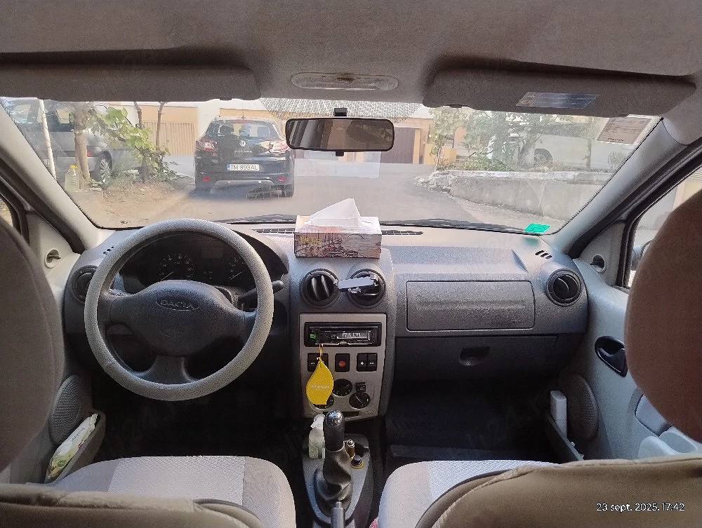 Vand Logan cu GPL din fabrică 