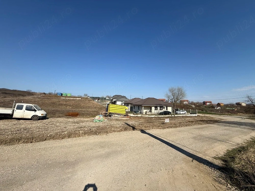 Vând teren zona Paleus Resort 640 mp, la 100 m de asfalt