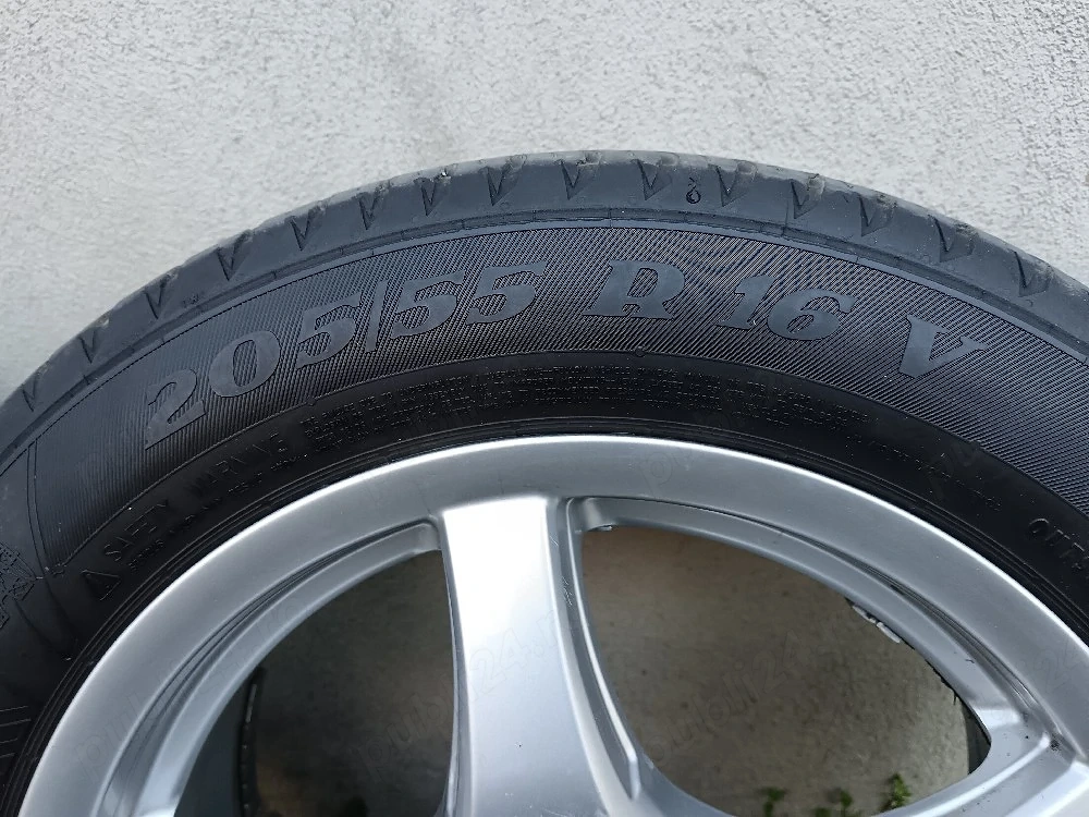 Vind 4 jante aliaj cu cauciucuri pt Renault