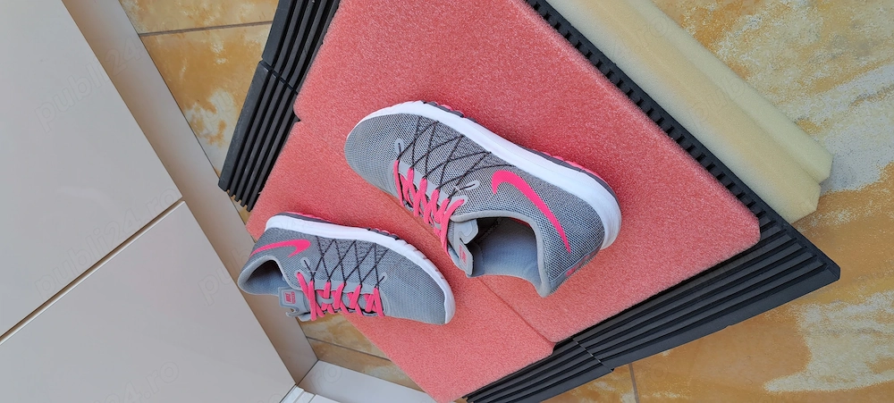 Adidasi unisex Nike 37.5-38