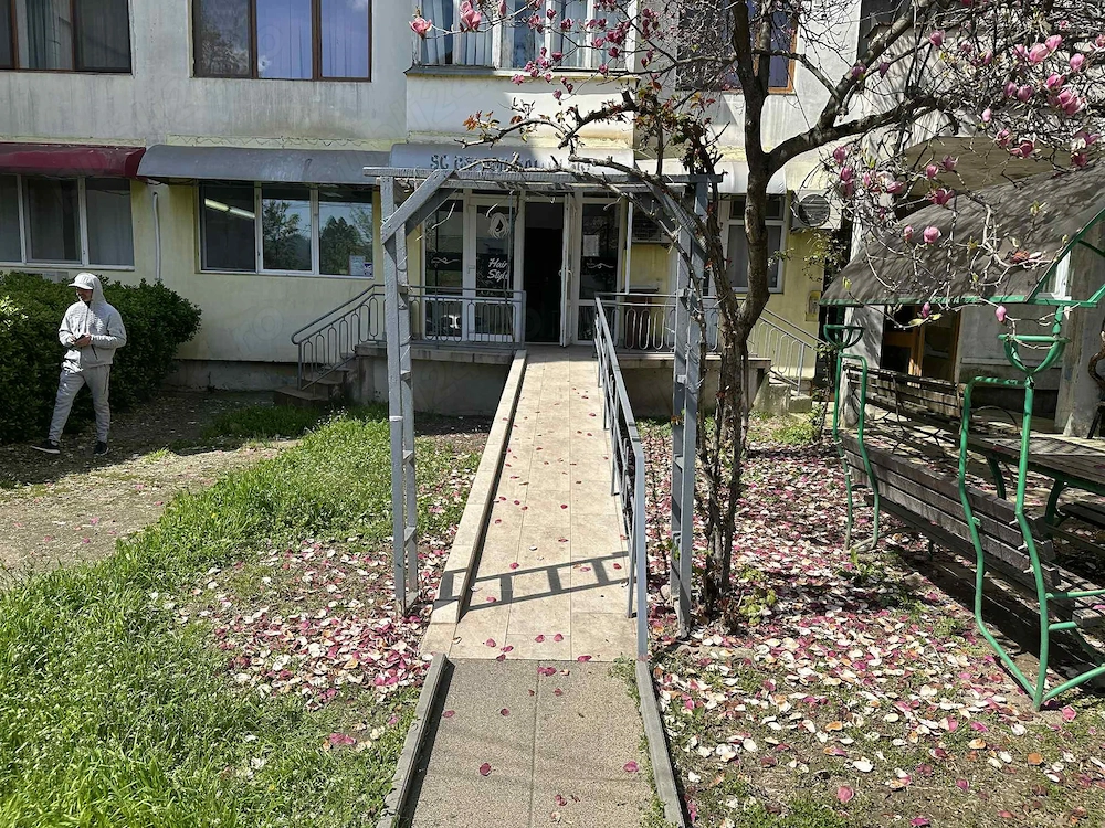 AFACERE LA CHEIE   Frizerie modernă în municipiul Orșova 